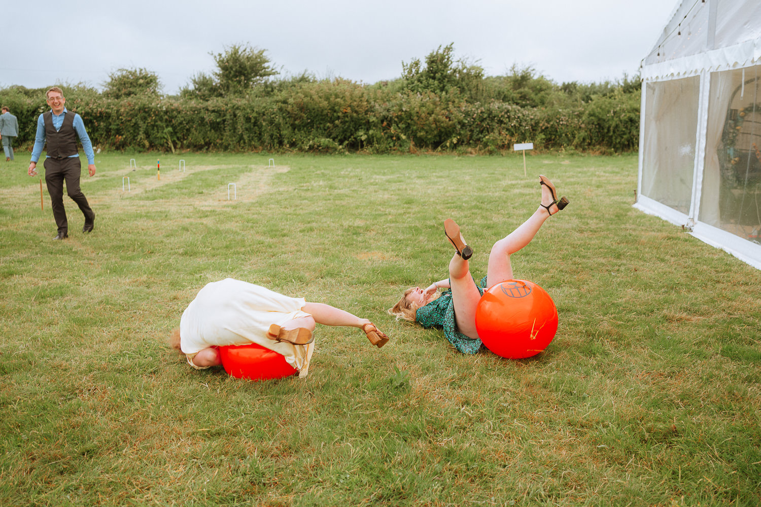 FAMILY HOME FARM WEDDING PHOTOGRAPHY LLANTWIT MAJOR 028