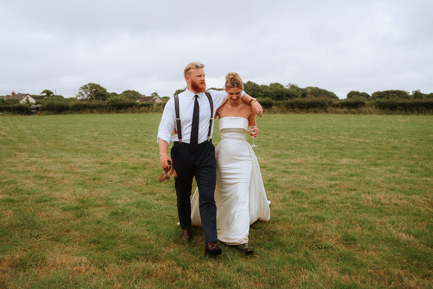 FAMILY HOME FARM WEDDING PHOTOGRAPHY LLANTWIT MAJOR 032