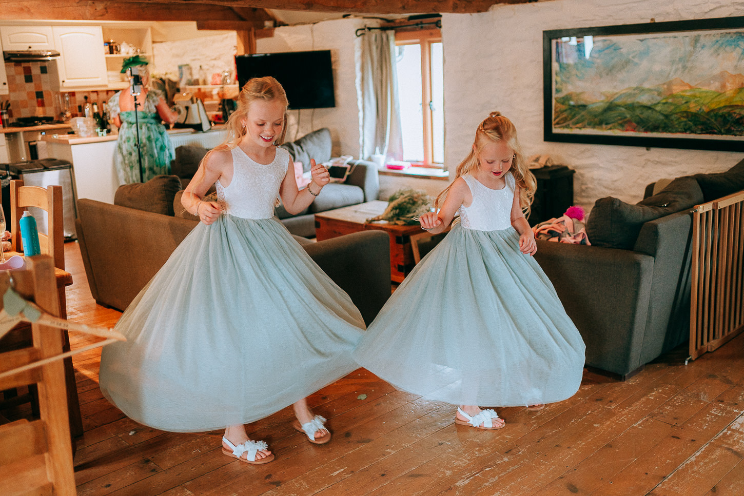 BARN AT BRYNICH WEDDING PHOTOGRAPHY BRECON 002