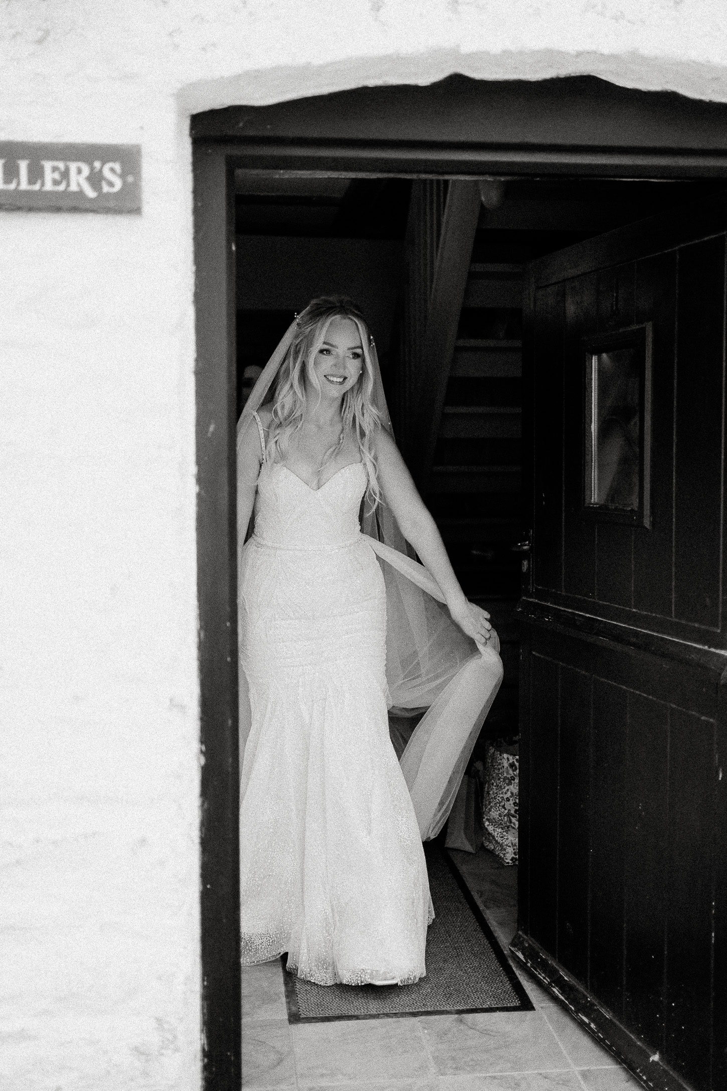 BARN AT BRYNICH WEDDING PHOTOGRAPHY BRECON 003