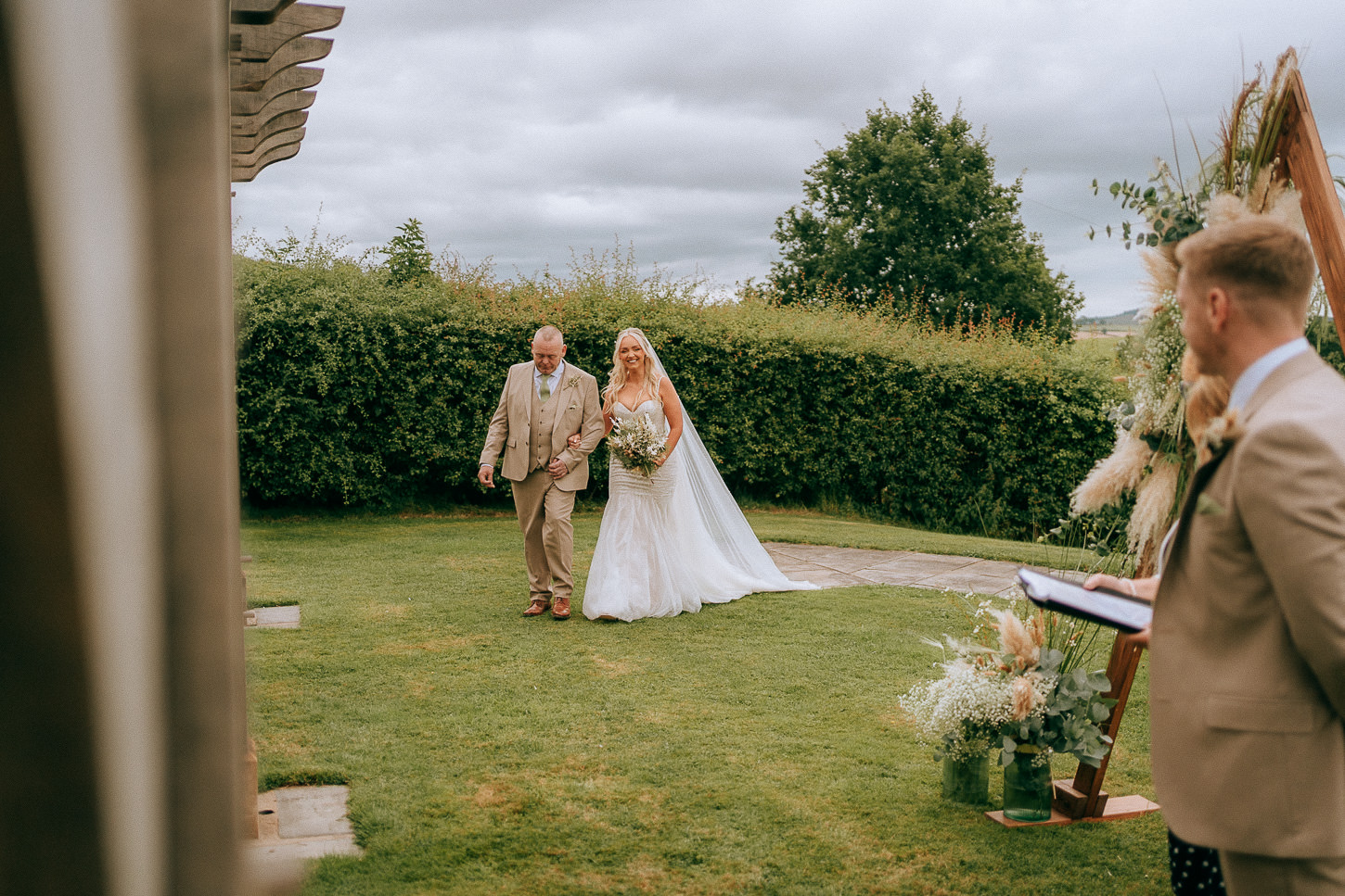 BARN AT BRYNICH WEDDING PHOTOGRAPHY BRECON 004