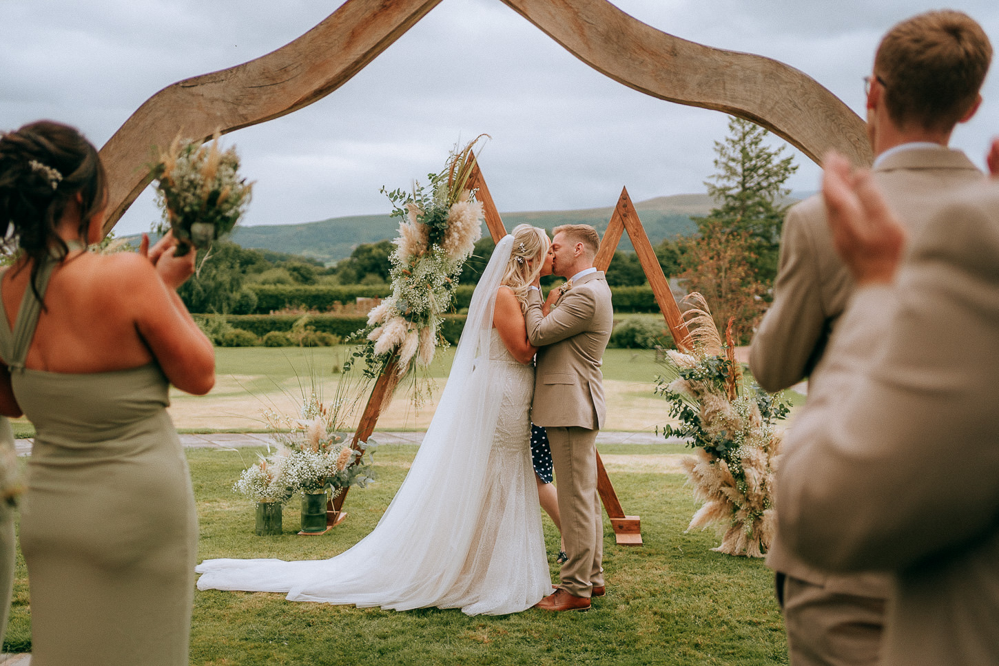 BARN AT BRYNICH WEDDING PHOTOGRAPHY BRECON 005