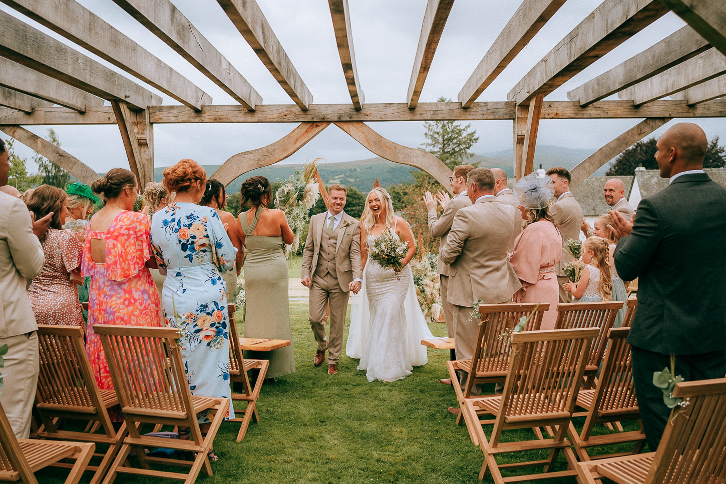 BARN AT BRYNICH WEDDING PHOTOGRAPHY BRECON 006