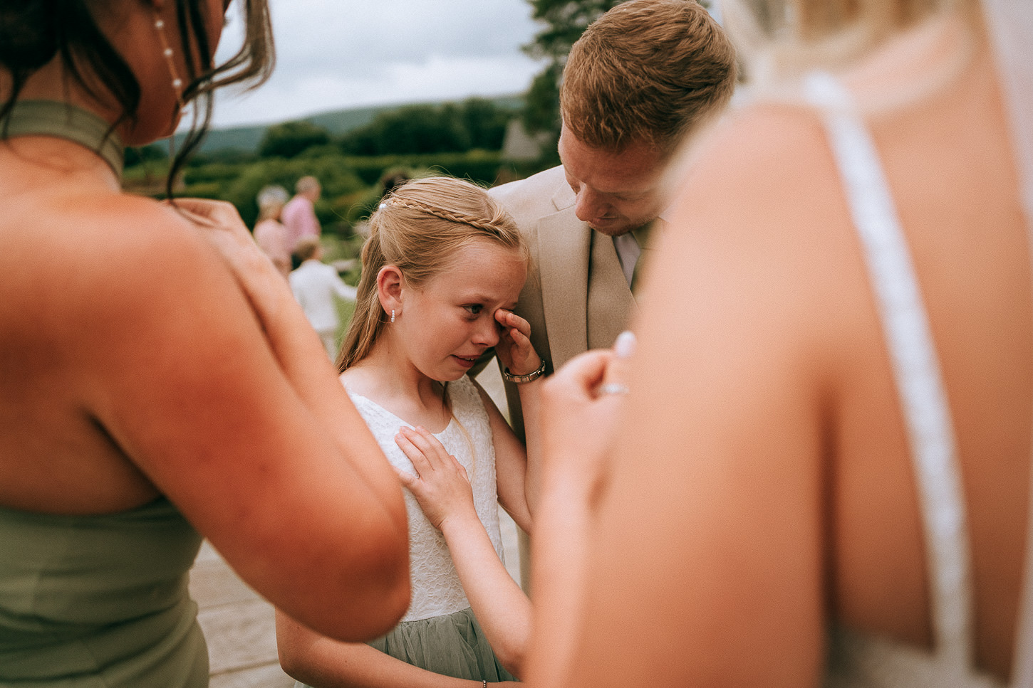 BARN AT BRYNICH WEDDING PHOTOGRAPHY BRECON 009