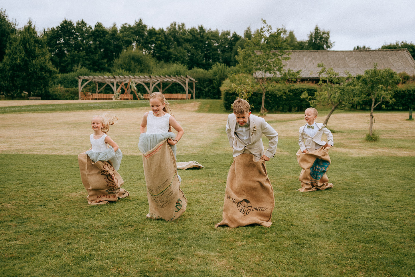 BARN AT BRYNICH WEDDING PHOTOGRAPHY BRECON 010