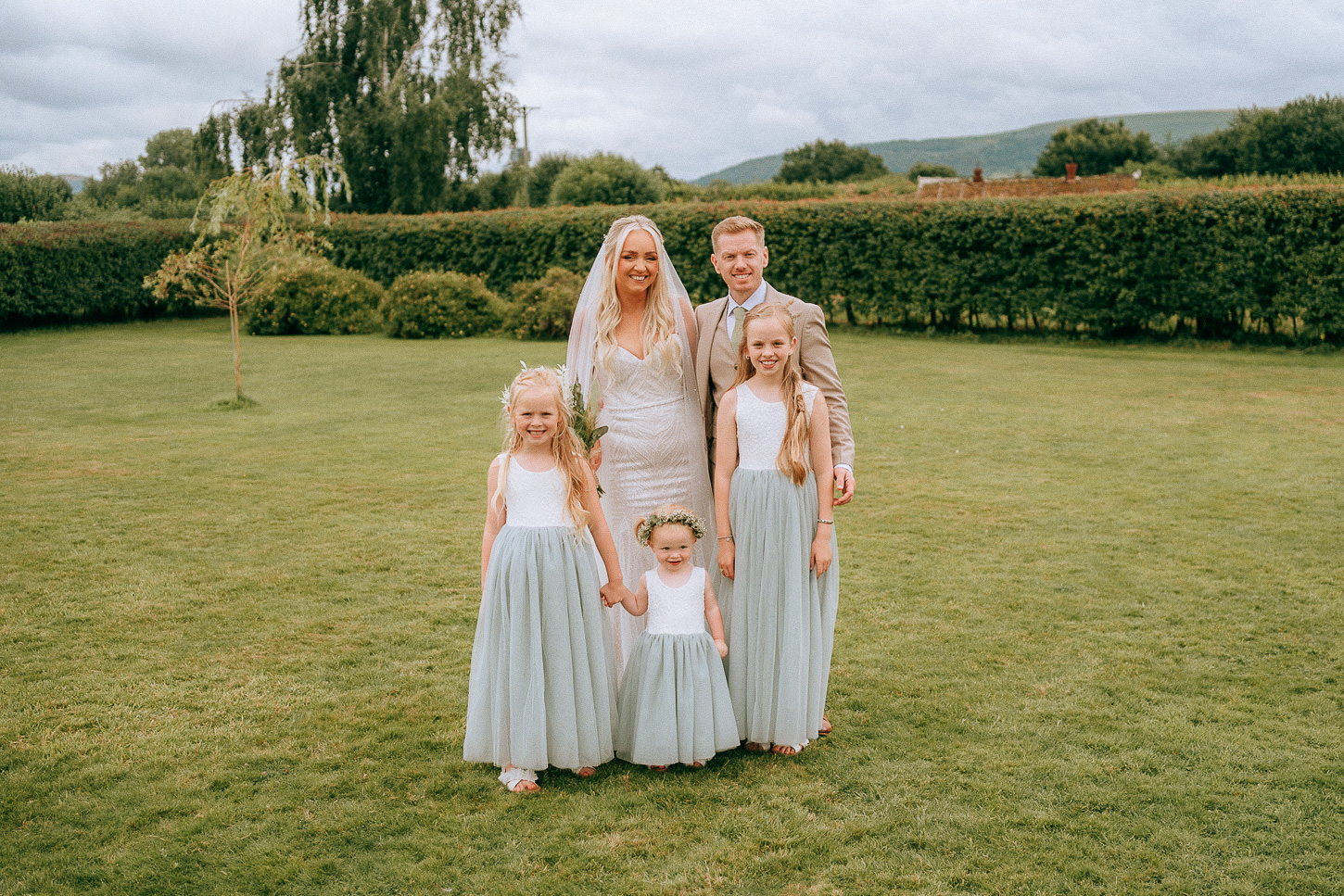 BARN AT BRYNICH WEDDING PHOTOGRAPHY BRECON 014