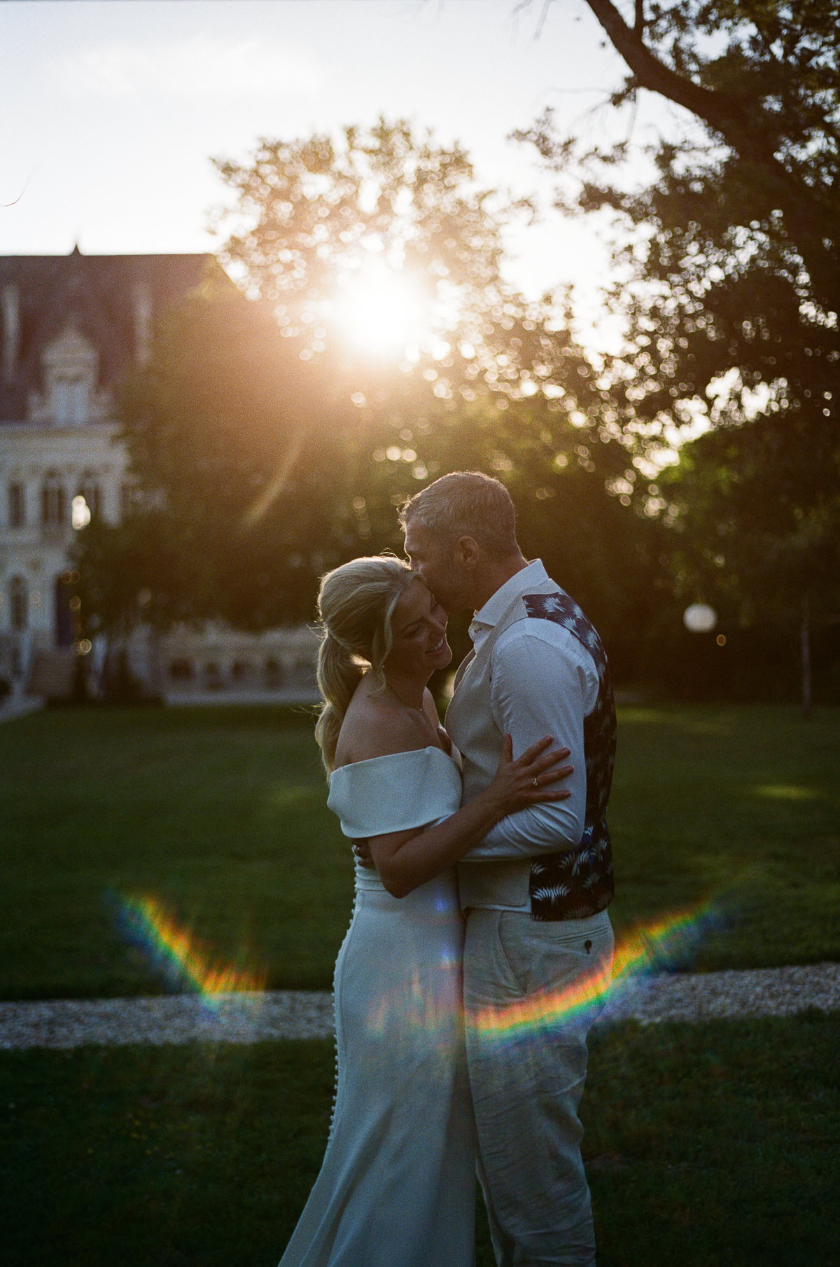 FRANCE WEDDING ON ANALOGUE FILM CHATEAU DE LA VALOUZE 002