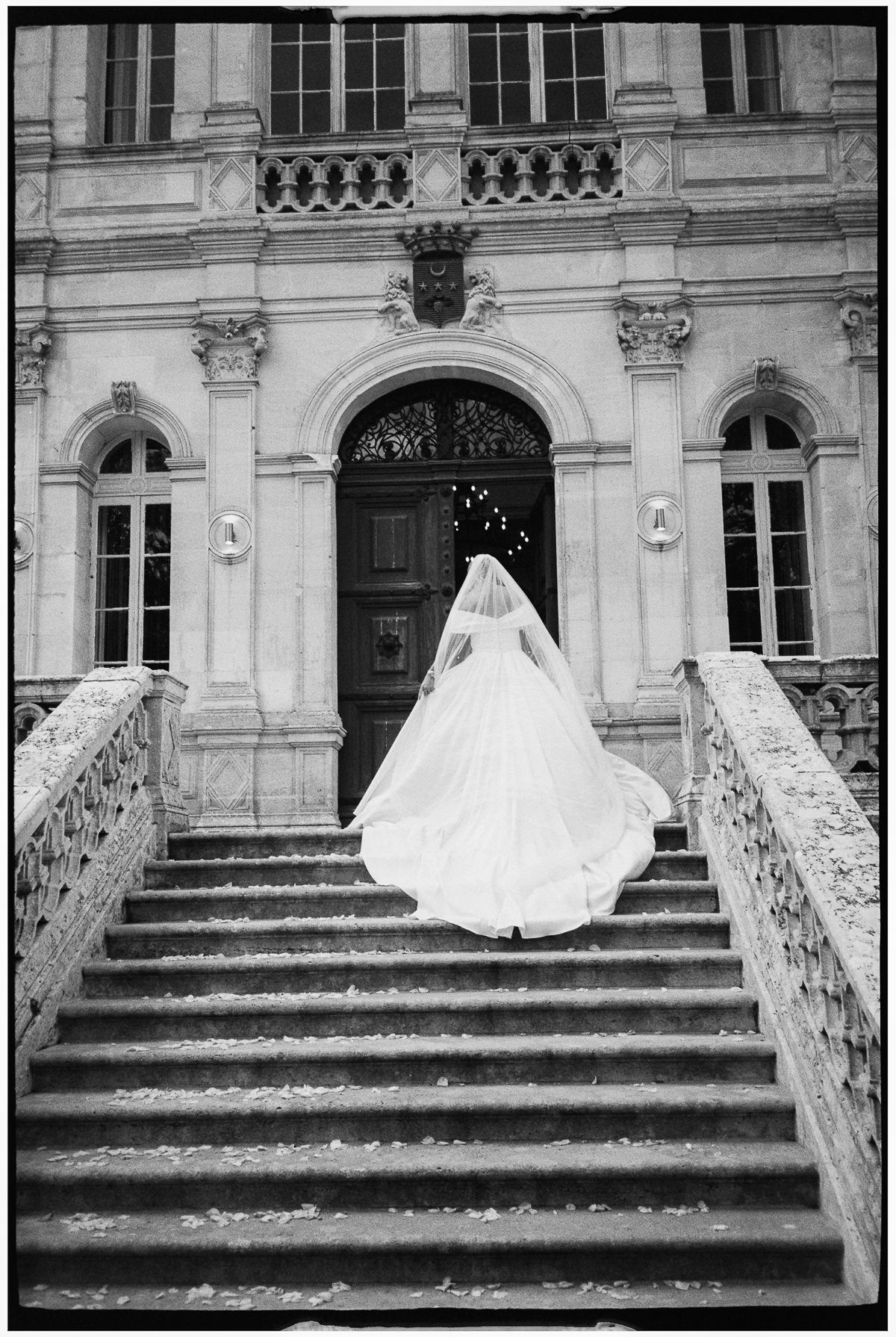 FRANCE WEDDING ON ANALOGUE FILM CHATEAU DE LA VALOUZE 008