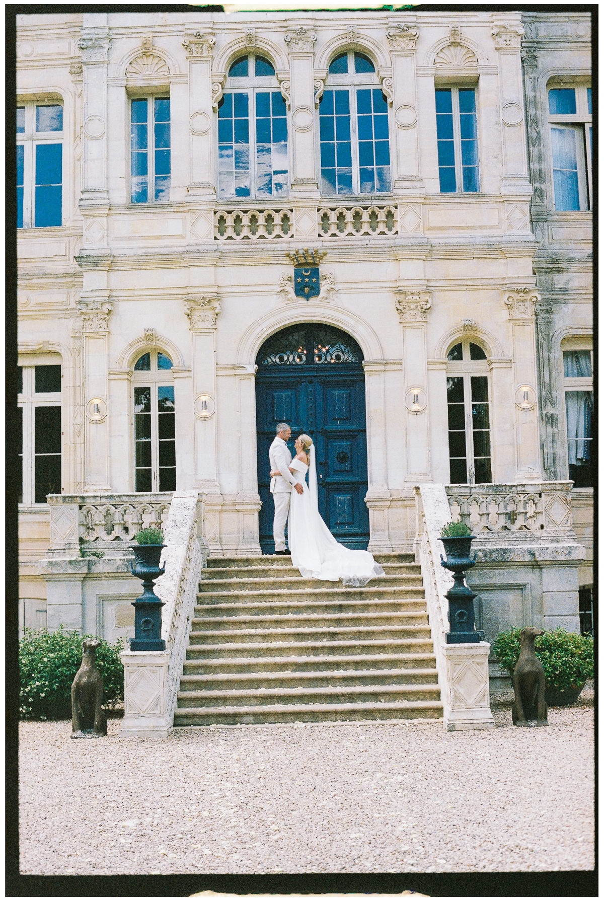 FRANCE WEDDING ON ANALOGUE FILM CHATEAU DE LA VALOUZE 039