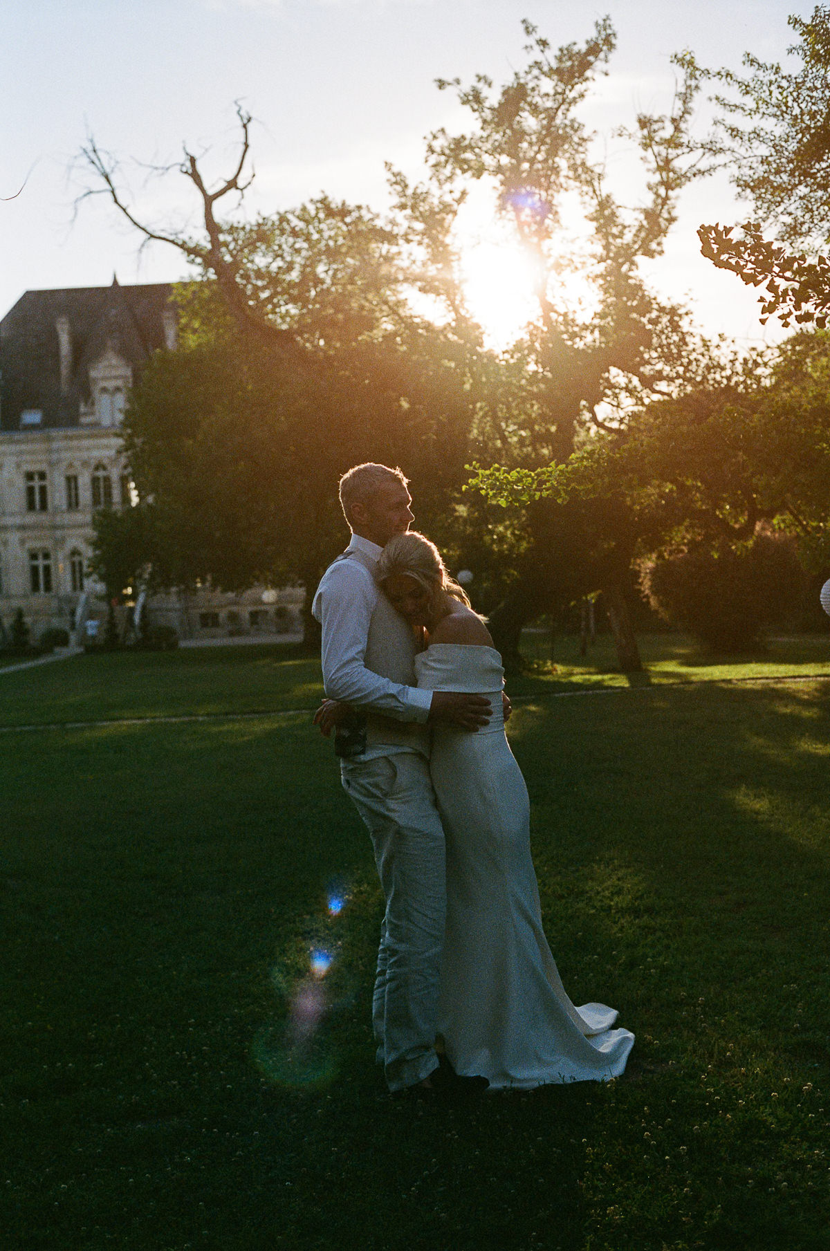 FRANCE WEDDING ON ANALOGUE FILM CHATEAU DE LA VALOUZE 044